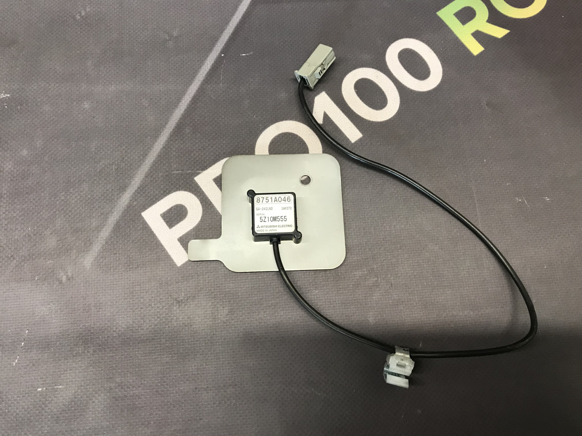 Антена gps системи навігації Mitsubishi Outlander 3 (12-21)