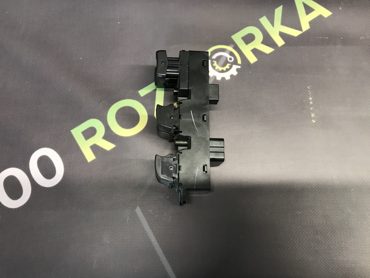 Блок управління склопідйомниками Mitsubishi Outlander 3 12-15 - Зображення 2