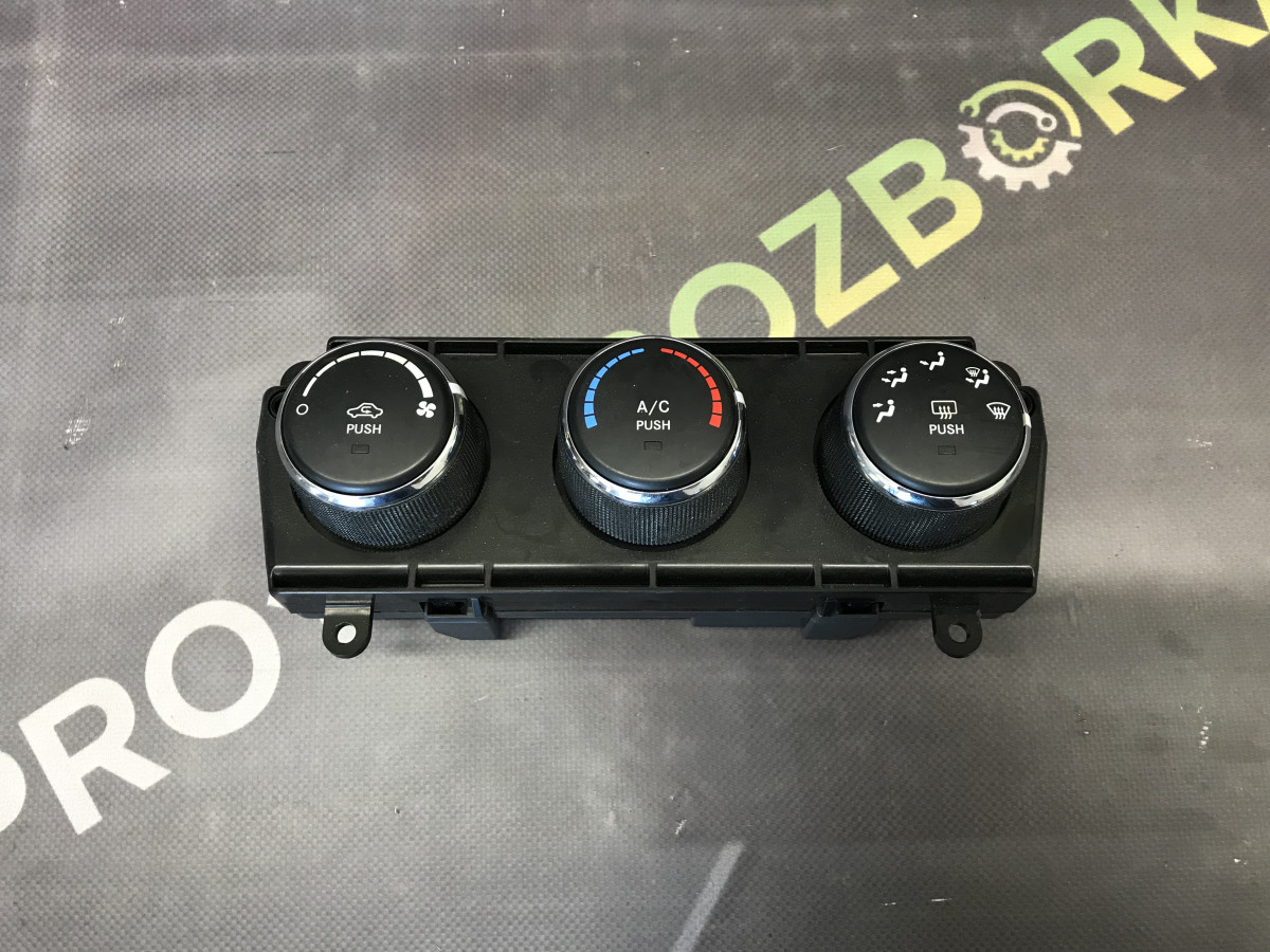 Блок керування кондиціонером та обігрівачем Jeep Compass 11-16