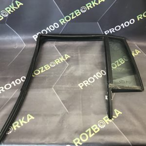 Бокове скло заднє ліве форточка Jeep Compass 11-16