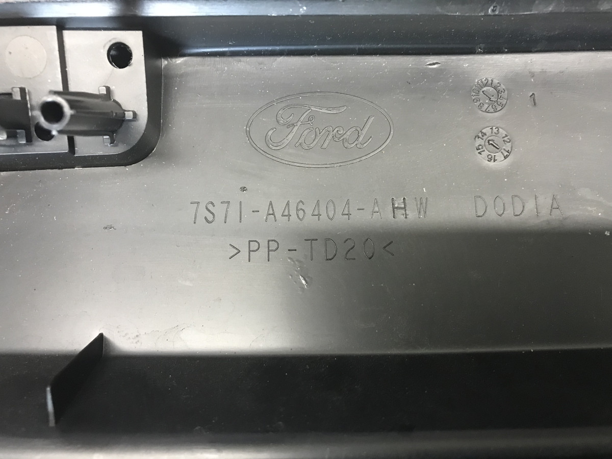 Накладка кришки багажника ліфтбек FORD Mondeo MK4 07-14 - Зображення 3