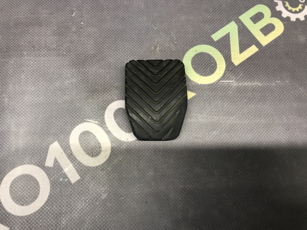 Накладка педалі зчеплення Mitsubishi Outlander 3 (12-21)