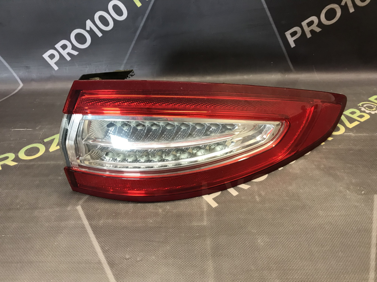 Ліхтар задній правий в крило ліфтбек FORD Mondeo MK5 14-19