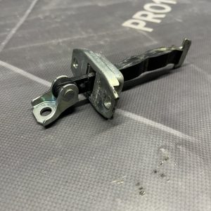 Обмежувач дверей Mitsubishi Outlander 3 (12-21)